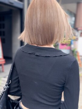 シック(Chic) ミルクティーアッシュミルクベージュハイトーンカラーうる艶髪