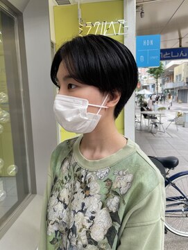 エイトヘアー(8 HAIR) センターパートショートマッシュ