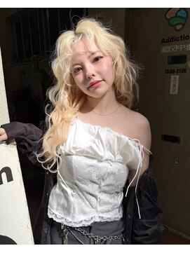 天神美容室 【KASUMI天神美容室】ハイトーン×海外レイヤー