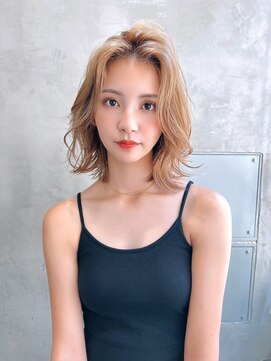 ケイト(kate) Kate〔大宮〕ミルクティーベージュ×クビレロブ