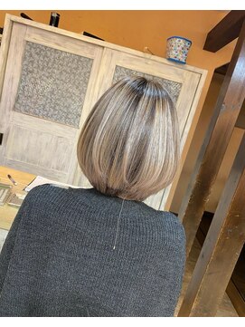 リングバイモアムー(Ring by Moremuu) 【青木　淳】バレイヤージュ/シャドウルーツ