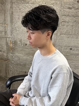 ニアウ 太田店(Niau) MEN’S HAIR/サーフカール/刈り上げセンターパート/太田