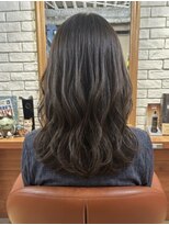 ヘアメイク フレンシア(hair make flencia)&nbsp;透明感グレージュの波ウェーブ【179スタイル】