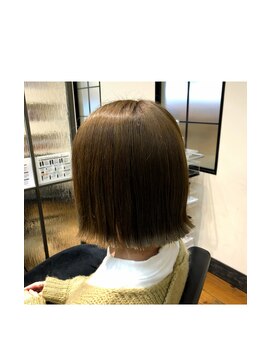 シェルフィ アピタ長久手店 切りっぱなしボブ×オリーブベージュ