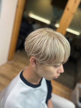 コア 新宿(CORE) ホワイトブロンドマッシュ