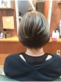 立体感のあるシルバーベージュカラー
