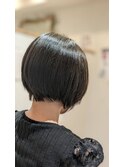 ツヤツヤ黒髪髪質改善ショート丸みボブ襟足スッキリ耳掛け小顔