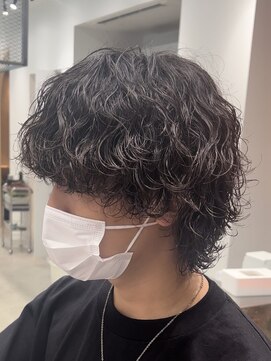 フィフス トウキョウ (fifth TOKYO) メンズマッシュウルフセンターパート波巻きパーマツイストパーマ