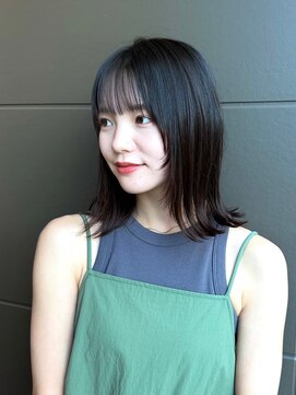 ブローチェアヴェダ ミディアム顔まわりレイヤー