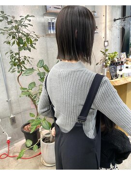 フィーカ(Fiika) ボブ/切りっぱなし/グレージュ【肥後橋】