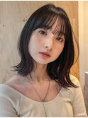 ミディアムヘア レイヤーカット くびれヘア 暗めカラー