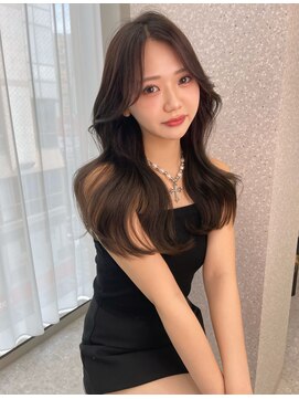 リリー(Lilley) くすみベージュ×姫カットレイヤー×韓国風巻き【ayana】