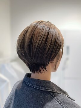 シー(SEA) 大人ショート×透明感ベージュカラー♪