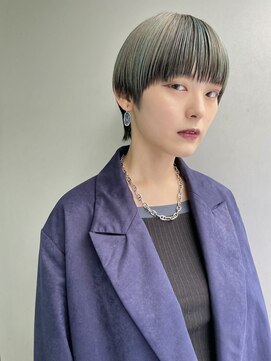 シー(shii..) 《shii../内城》#マッシュショート #ブリーチカラー