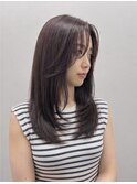 顔まわりレイヤーで大人可愛いヘアスタイル