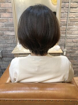 エソラ(esora) くびれ前下がりボブ