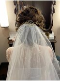 洋装 ベール トップ カール コンパクト シニヨン ヘアアレンジ