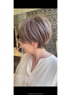 アース 福岡天神赤坂店(HAIR & MAKE EARTH) ハイトーンショート