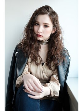 ムーア(MUA) ミディアムパーマ×ナチュラルカール