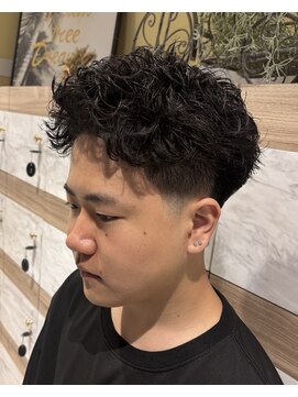 アース オーセンティック 高松レインボーロード店(EARTH Authentic) テーパーフェード"無造作ショート"