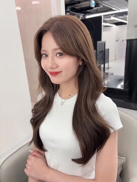 シイム(CYM) レイヤーカット/顔まわりカット/ミルクティーベージュ