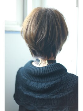 リノ 吉祥寺(Lino kichijoji) 【吉祥寺ユーレルム】大人女子のクールなバックシルエット