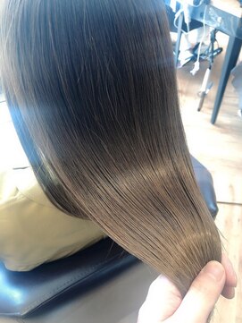 ジーナ 博多(Zina) 【Zina】艶カラー/カーキグレージュ/ロブヘア/20代30代40代