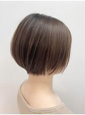 ハイライト 白髪ぼかしハイライト ショートボブ 脱白髪染め