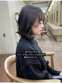 グレージュカラー　前下がりボブ　切りっぱなしボブrena