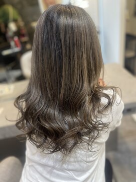 ラビス 浦和(Lovis) 切りっぱなしボブ/エアリーロング/美髪/ピンクブラウン/浦和