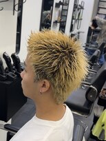 メンズサロンドットリアン(dot. lien)&nbsp;ハイトーンスパイキーショートメンズ刈り上げ骨格矯正カット