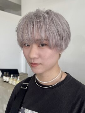 ノートエートル 西金沢(Nought etre) ホワイトシルバーカラー10代20代ショートカット