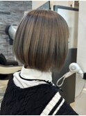 大人ショートボブヘアくびれショート白髪染めグレイカラー40代