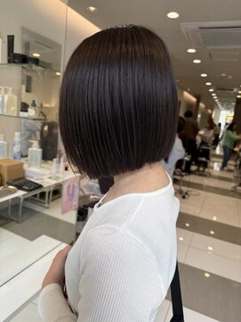 レアリバイケンジ(leali by KENJE) 首が綺麗に見えるぱつっとボブ