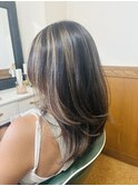 動きたっぷりセミロング