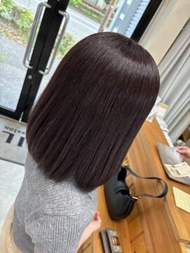 リリーエココル(LILY et cocoru) ツヤ感レッド系カラー♪