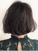 シースルーカラー 抜け感レイヤー リラックスウェーブ 黒髪ボブ