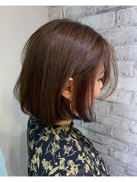 ジーナ(ZINA) グレージュカラー　× ボブスタイル