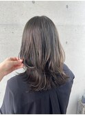 シルキーベージュ小顔 レイヤーセミロングヘア透明感艶カラー