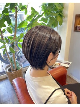 ディアバースデー(Dear Birthday) 大人ショートボブグレージュカラー