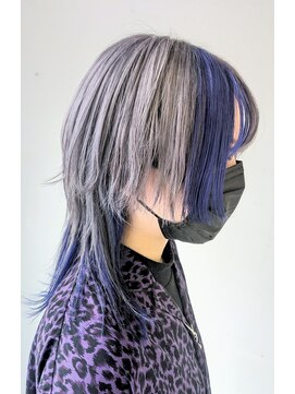 セブンフィズ(SEVEN fizz) ホワイトシルバーとヴァイオレットセクションカラーのウルフ