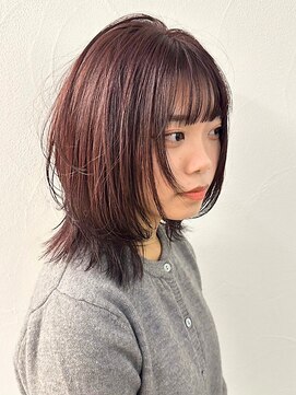 バズ ビー(BUZZ Bee) ミディアムレイヤー/似合わせデザインカット