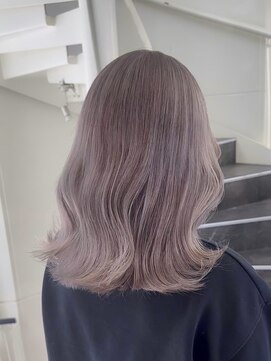 リア(riah) ハイライトカラーミルクティーベージュレイヤーカット