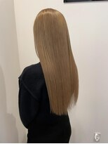 アレクサンドル オブ カラーズ トヤマ(ALEXANDRE OF COLORS TOYAMA)&nbsp;艶感ミルクティーカラー