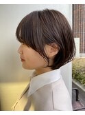 前髪あり耳掛け丸みくびれショートボブ20代30代40代50代60代
