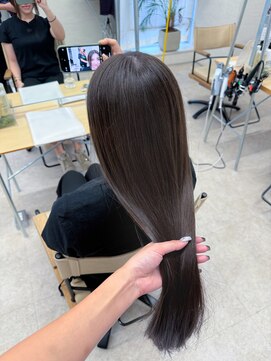 フルールバイアヴァンスクロス(Flulu by avance. cross) 透明感グレージュカラー