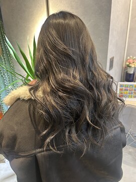 キュウヨンロク 高円寺(946) 髪質改善でツヤを出す大人向け透明感カラー