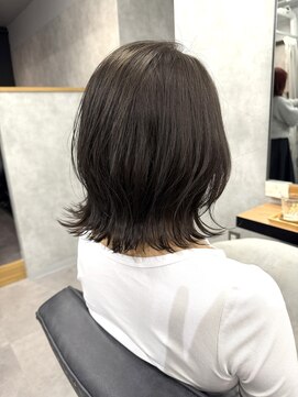 クラン 岡本(Chlan) オリーブグレージュ　外ハネくびれボブ