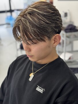 ソルバイジゼル(sol by gisele) センターパートと相性抜群ブラウンハイライト