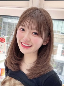 アフロート トウキョウ(AFLOAT TOKYO) ミディアムレイヤーセミロング顔まわりシースルーバング薄め横髪